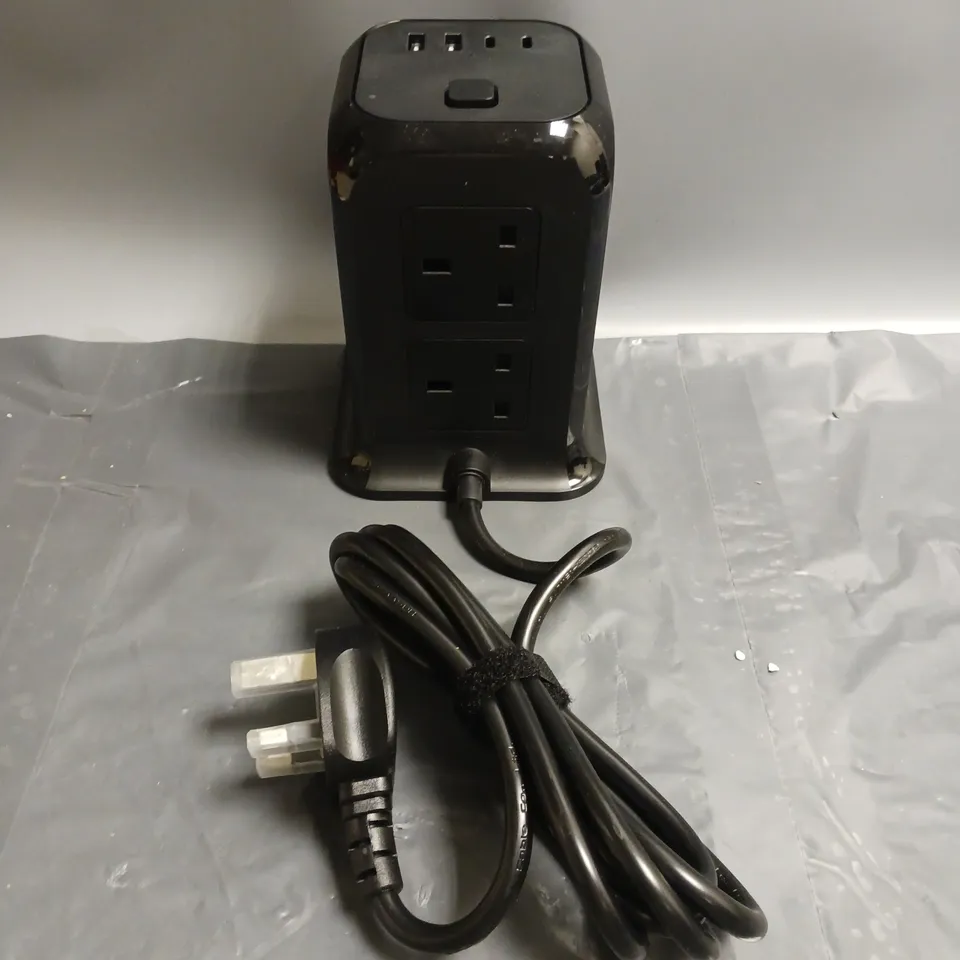 BOXED EXTENSION CORD SOCKET WITH MULTIPLE SOCKETS AND USB PORTS BLACK