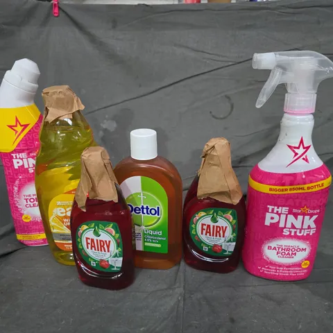 APPROXIMATELY 12 ASSORTED LIQUIDS TO INCLUDE THE PINK STUFF BATHROOM FOAM CLEANER, FAIRY CLEAN & FRESH, DETTOL LIQUID, ETC - COLLECTION ONLY