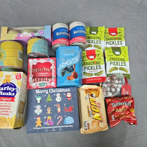 LOT OF APPROXIMATELY 20 ASSORTED FOOD ITEMS TO INCLUDE SOUL FRUIT MULTIPACK, UNICORN MARSHMALLOWS AND SNACKING PICKLES