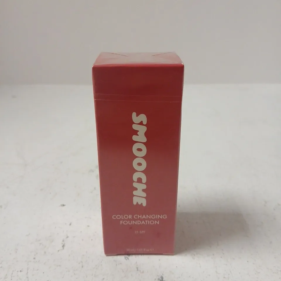 SMOOCH COLOUR CHANGING FOUNDATION – SPF 15 BOXED AND SEALED