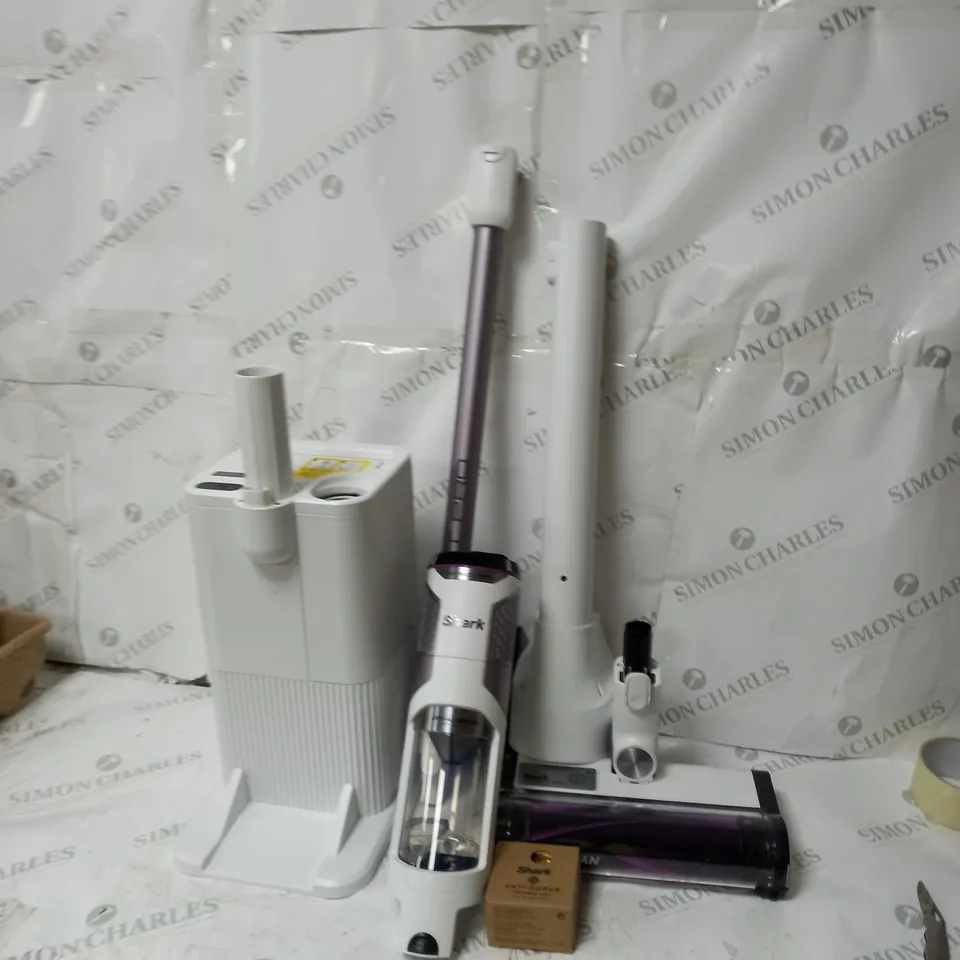 BOXED SHARK DETECT PRO 1.3L AUTO EMPTY VACUUM CLEANER IW3510UK