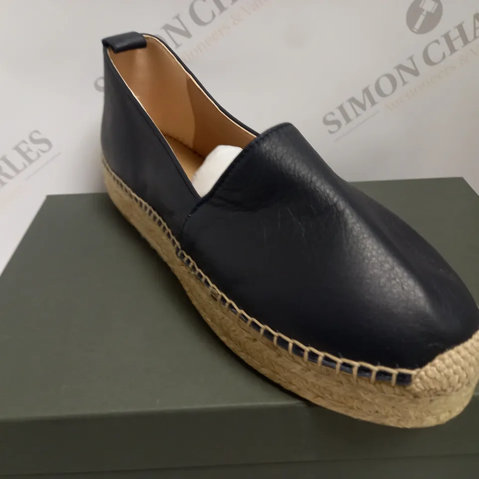BOXED HOBBS ALICIA ESPADRILLE IN NAVY - SIZE 5
