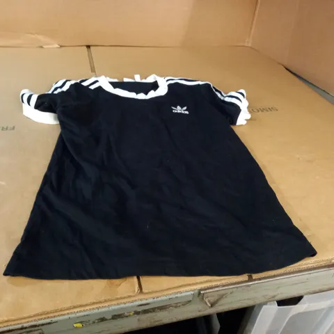 BLACK/WHITE ADIDAS SWEATSHIRT SIZE 10