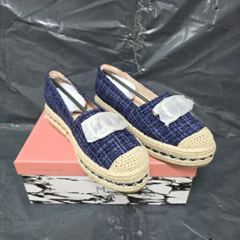 BOXED PAIR OF MODA IN PELLE FOLIO ESPADRILLE FLATFORM LOAFER IN NAVY - SIZE 7