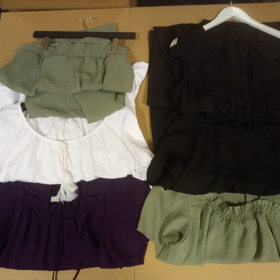 BOX OF APPROX 6 ASSORTED ITEMS OF MAISON DE NIMES CLOTHING IN VARIOUS SIZES AND STYLES