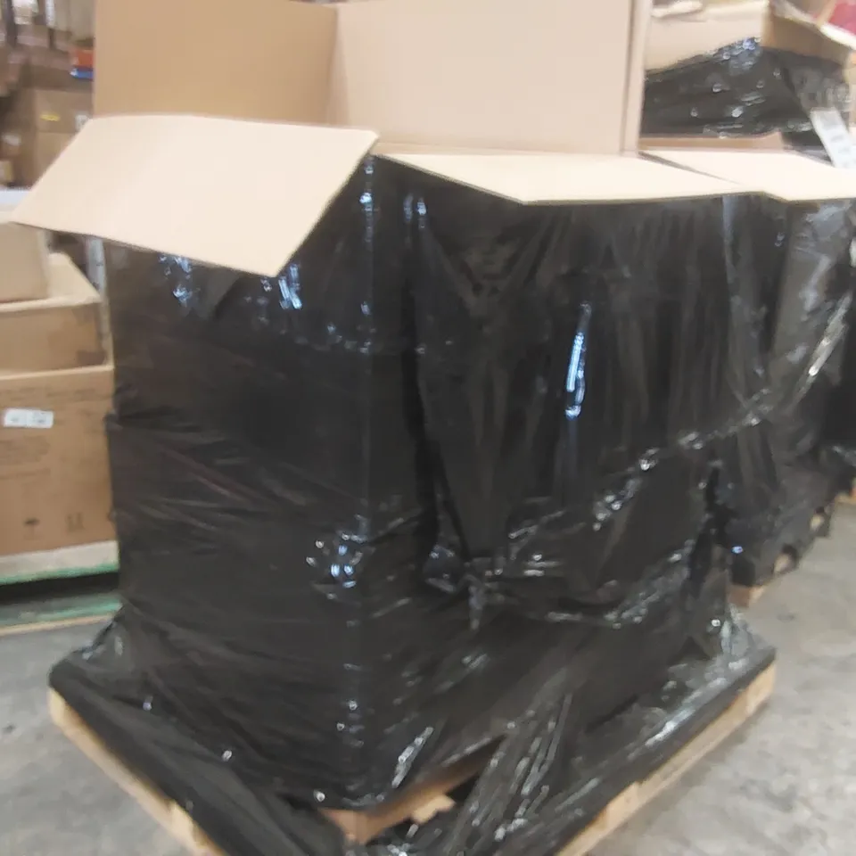 PALLET CONTAINING A VERY LARGE QUANTITY OF ASSORTED EASTER PRODUCTS