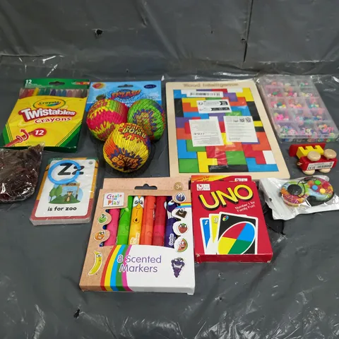 BOX OF ASSORTED TOYS AND GAMES TO INCLUDE CRAYOLA, UNO AND WATER BOMBS