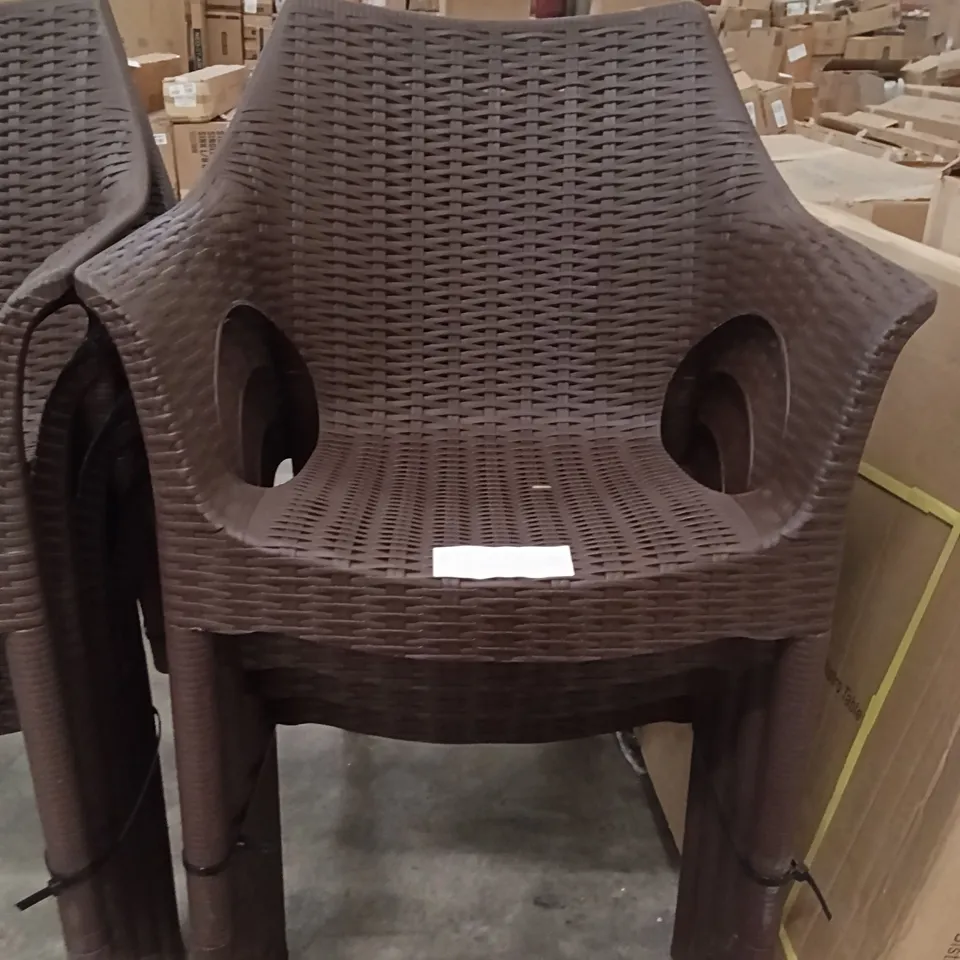 BOXED SET OF 4 PLASTIC CHAIRS