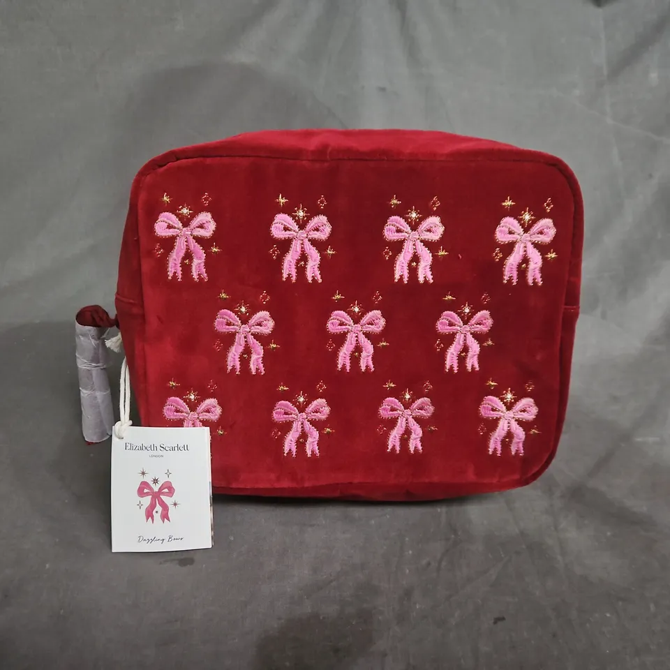 ELIZABETH SCARLETT ROUGE VELVET WASH BAG – 18 X 23 CM