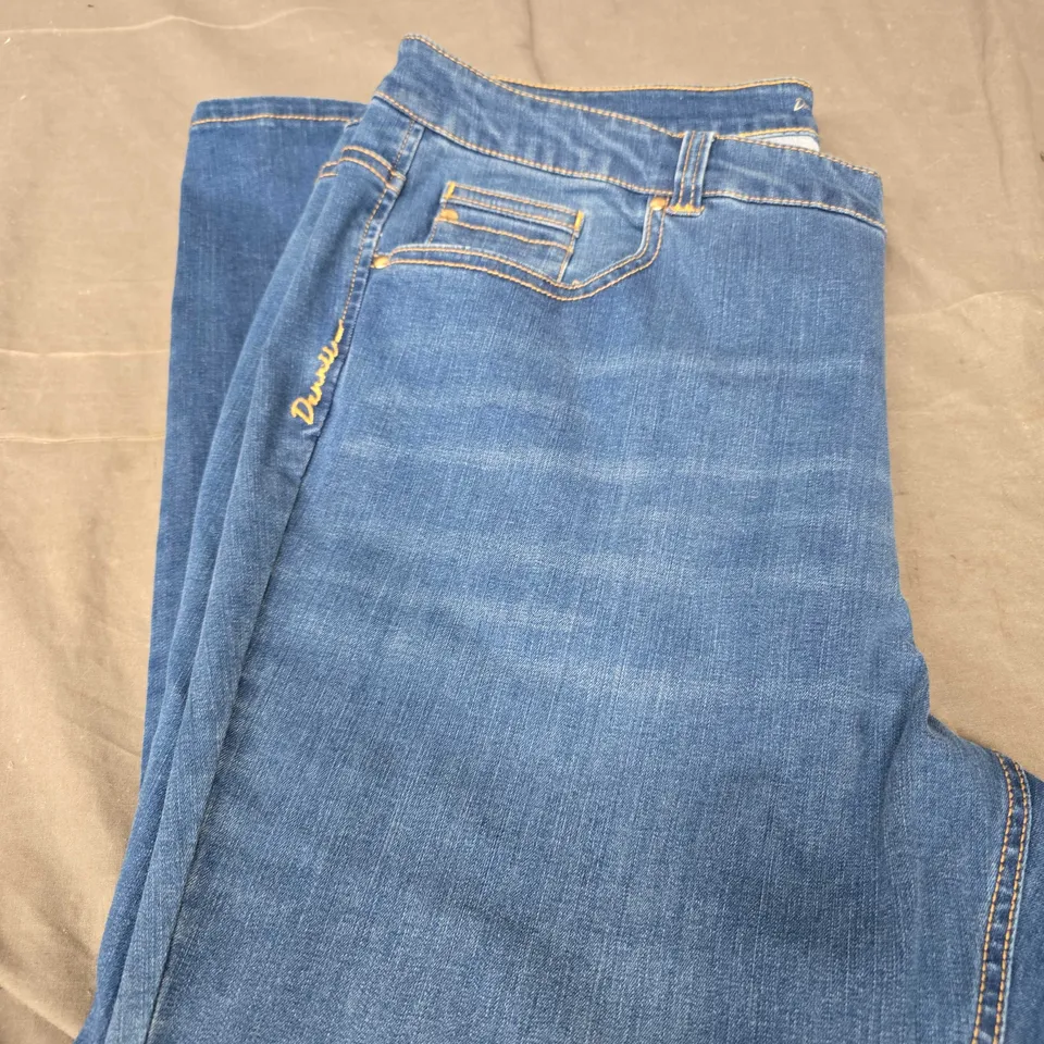 DANNII MINOGUE PETITES DENIM JEANS - LIGHT BLUE - SIZE 6