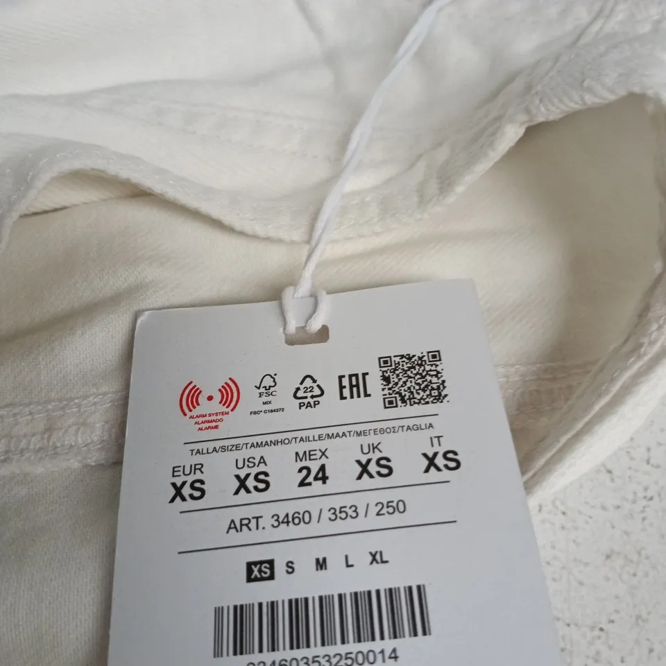 PULL&BEAR WHITE SLEEVELESS ZIP TOP – UK XS