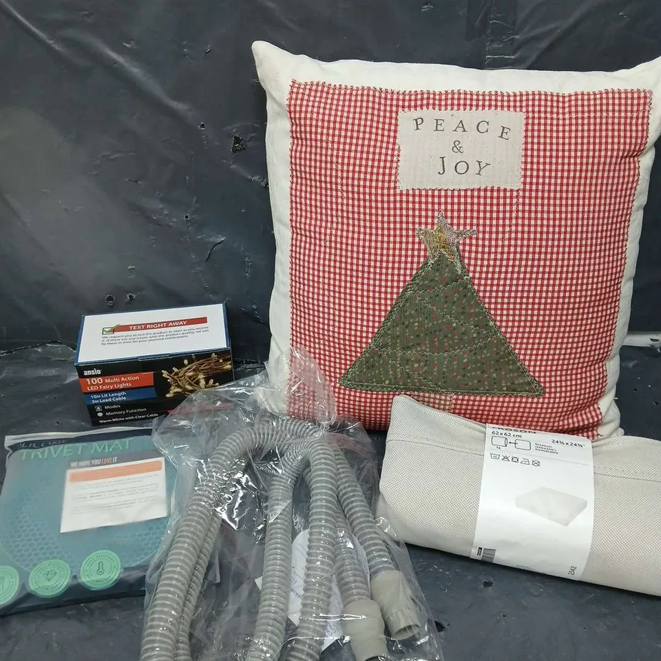 APPROXIMATELY 15 ASSORTED HOUSEHOLD PRODUCTS TO INCLUDE CHRISTMAS CUSHION, LED LIGHTS, TOWELS ETC 