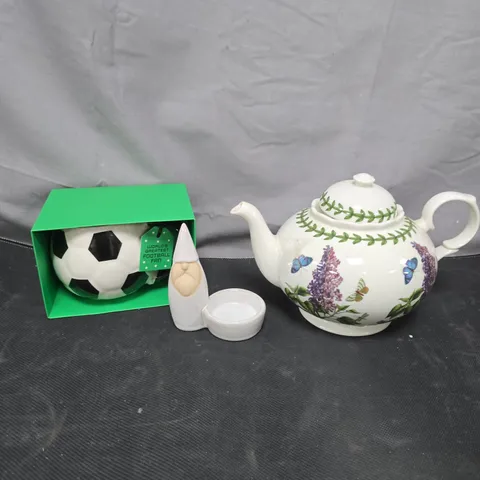 LOT OF APPROXIMATELY 20 ASSORTED POTTERY ITEMS TO INCLUDE FOOTBALL MUG, TEAPOT AND A GONK TEA LIGHT HOLDER