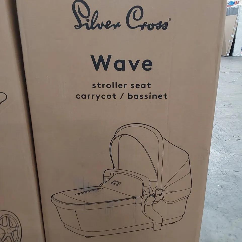 BOXED SILVER CROSS WAVE STROLLER SET - CEDAR // INCLUDES CHASSIS AND STROLLER SEAT CARRY COT (2 BOXES)