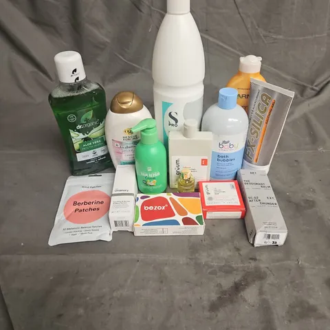 APPROXIMATELY 20 ASSORTED HEALTH & BEAUTY PRODUCTS TO INCLUDE - DR ORGANIC MOUTHWASH - THE ORDINARY SOOTHING BARRIER SUPPORT SERUM - GIVE ME HAIR REPAIR CREAM - ETC
