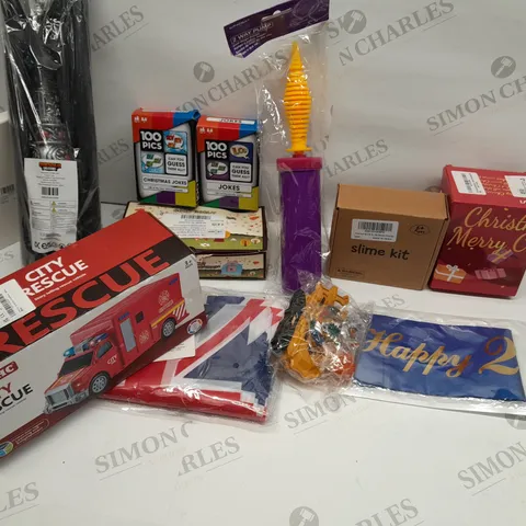 APPROXIMATELY 33 ASSORTED TOYS AND ACCESSORIES TO INCLUDE;
