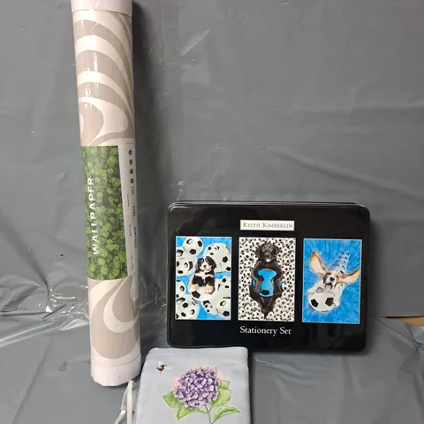 APPROXIMATELY 20 ASSORTED HOUSEHOLD ITEMS TO INCLUDE WALLPAPER, STATIONARY KIT AND A FOLDABLE SHOPPING BAG