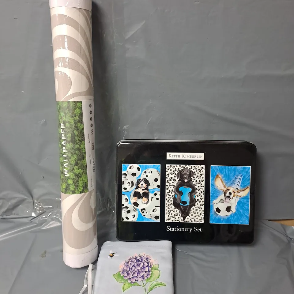 APPROXIMATELY 20 ASSORTED HOUSEHOLD ITEMS TO INCLUDE WALLPAPER, STATIONARY KIT AND A FOLDABLE SHOPPING BAG