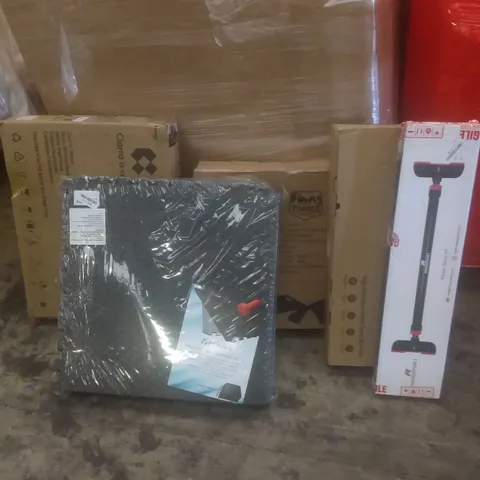 PALLET OF ASSORTED ITEMS INCLUDING PROTECTIVE FLOORING MATS, CAMPING CUPBOARD, COOKER HOOD, HOME GAME MACHINE 