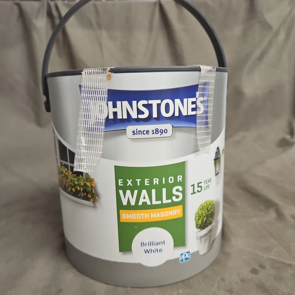 JOHNSTONE'S SMOOTH MASONRY 15Y WALL PAINT BRILLIANT WHITE 2.5L WEATHER RESISTANT