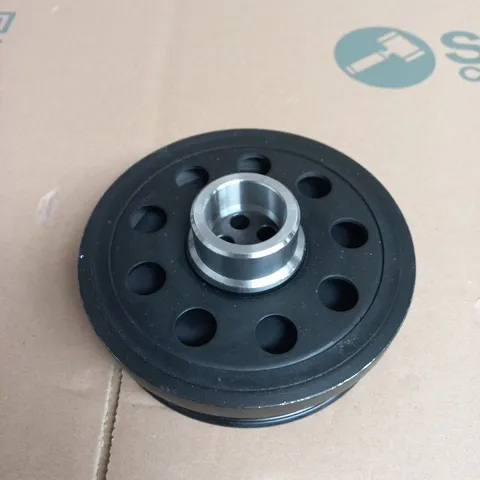 CRANKSHAFT PULLEY (HARMONIC BALANCER) DESIGNED FOR SPECIFIC BMW DIESEL MODELS. COMPATIBLE WITH VARIOUS N47 ENGINES, INCLUDING 1 SERIES (116D, 118D, 120D), 3 SERIES (316D, 318D, 320D), AND X1/X3 MODELS
