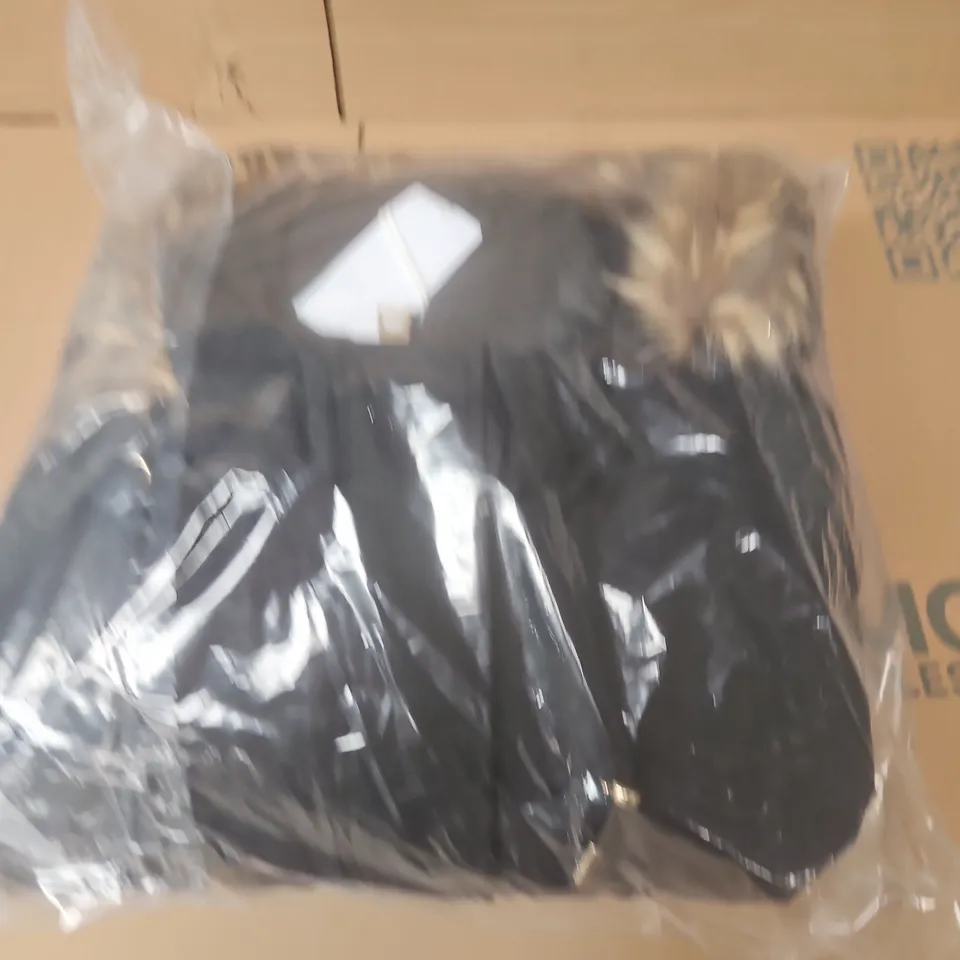 BAGGED GUESS FATEMA JACKET | REGULAR FIT IN BLACK - XL
