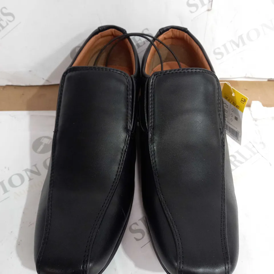 TAYLOR & WRIGHT LEATHER SHOES, BLACK - SIZE 6