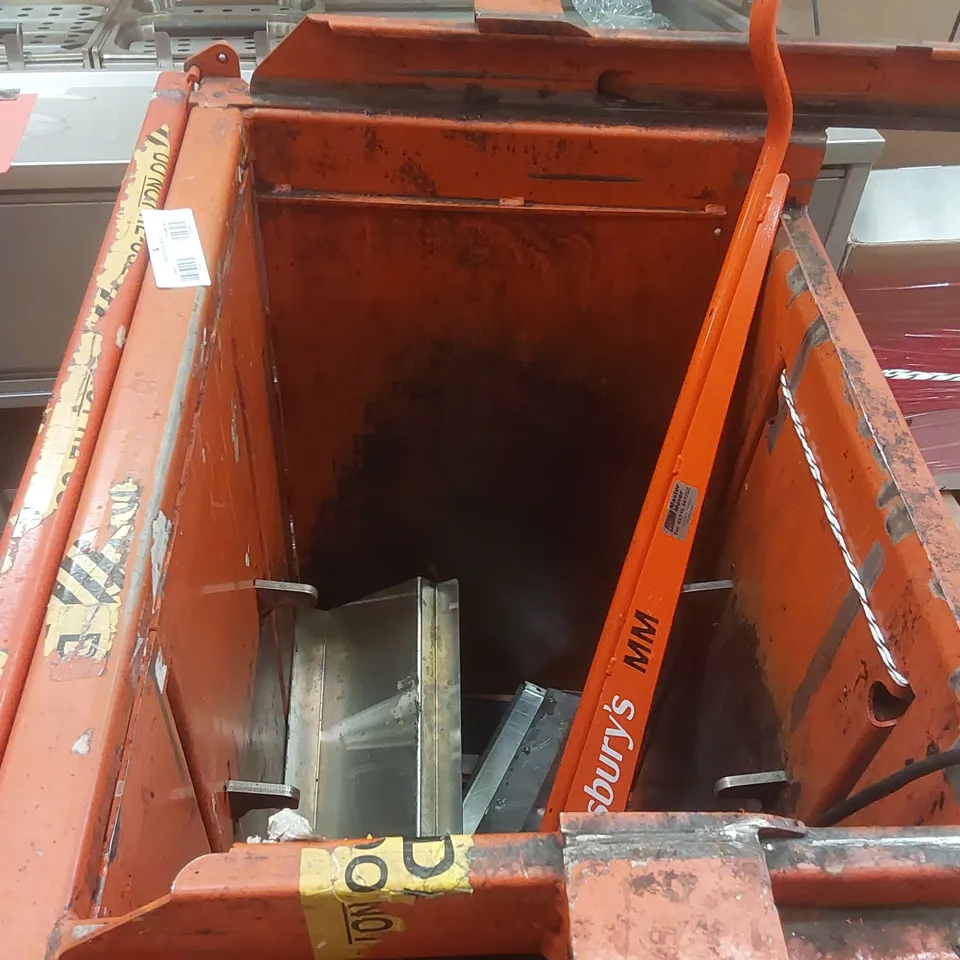 INDUSTRIAL WASTE COMPACTER