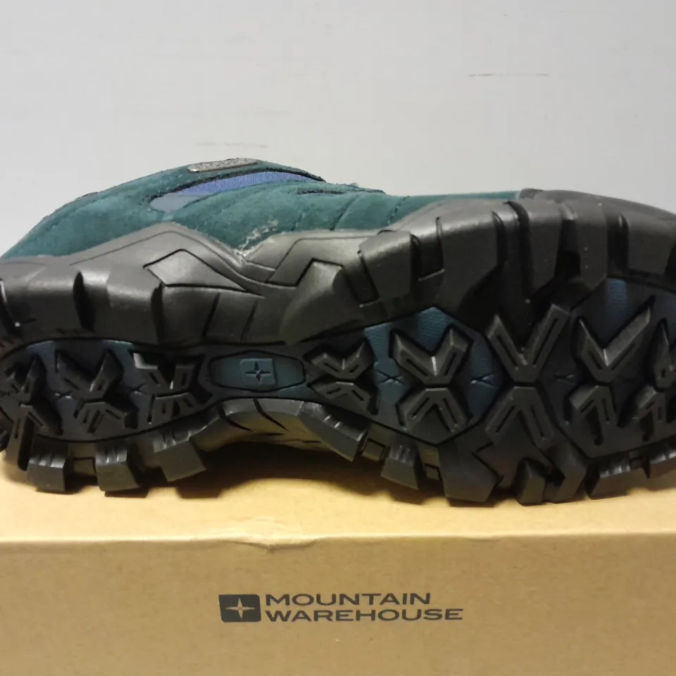 BOXED PAIR OF MOUNTAIN WAREHOUSE BELFOUR WOMENS WATERPROOF WALKING SHOES IN NAVY - UK 3