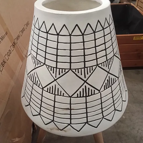 DARNELL WHITE AND BLACK LARGE PLANTER 