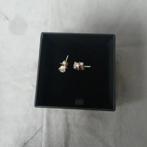 THOMAS SABO STUD EARRINGS 