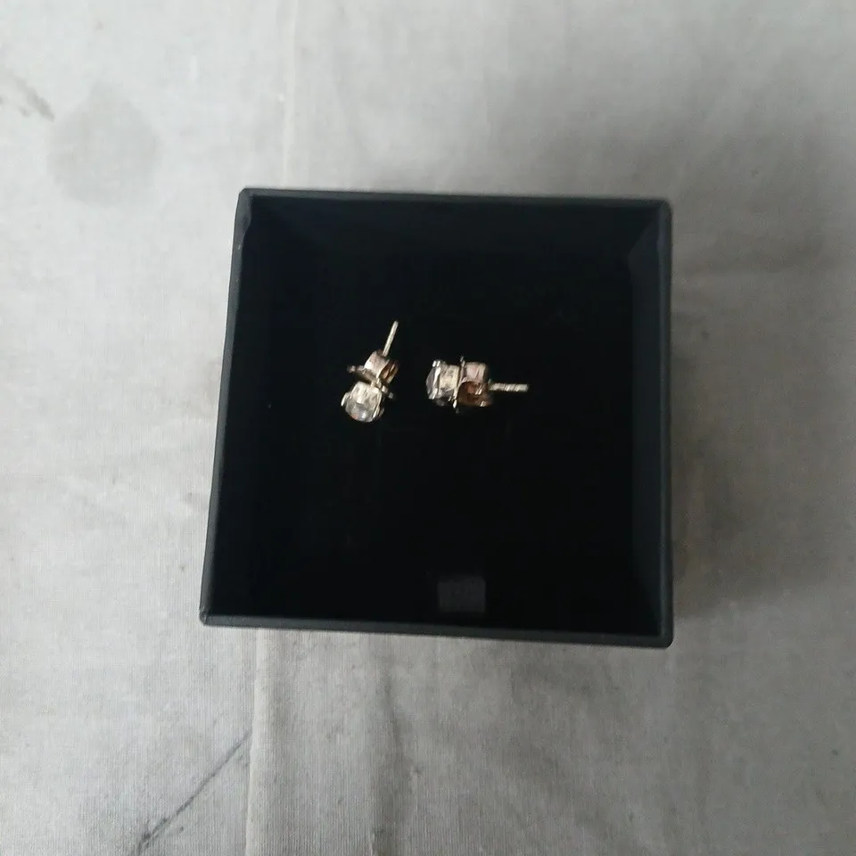 THOMAS SABO STUD EARRINGS 