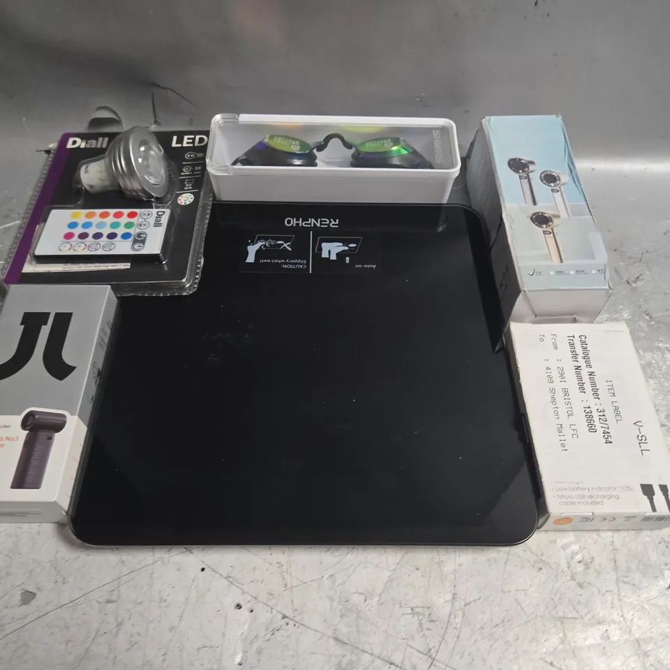 TOTE OF ASSORTED ITEMS TO INCLUDE SCALES, SWIMMING GOGGLES AND LED LIGHT