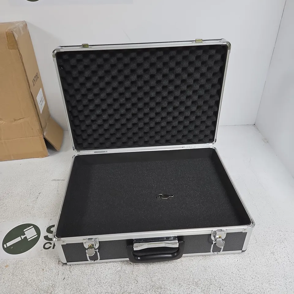 ALUMINIUM FLIGHT CASE WITH FOAM INTERIOR
