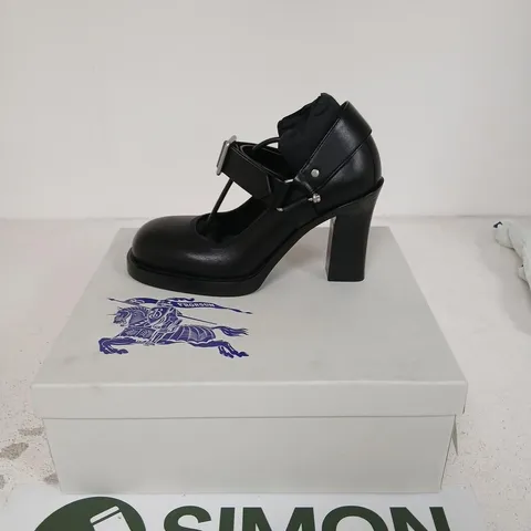 BURBERRY BLACK LEATHER HEELED SHOES WITH BUCKLED STRAP – UK 6 (EU 39)