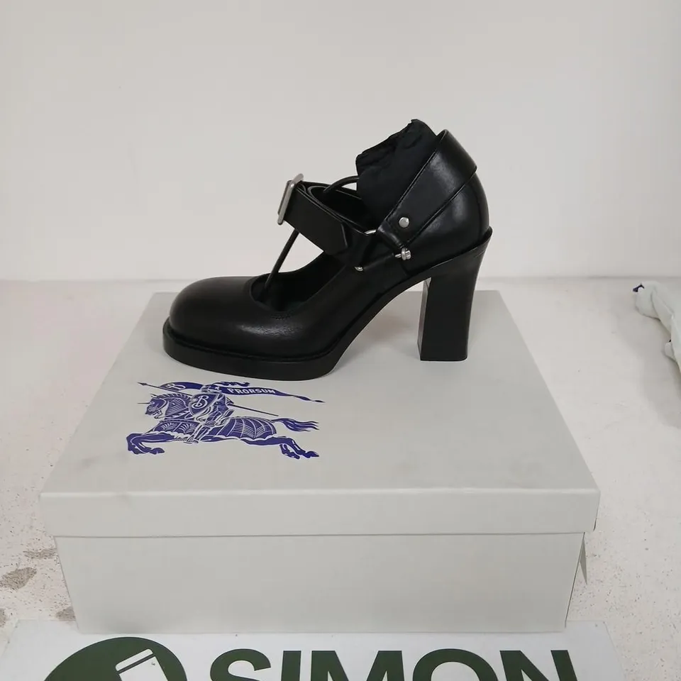 BURBERRY BLACK LEATHER HEELED SHOES WITH BUCKLED STRAP – UK 6 (EU 39)