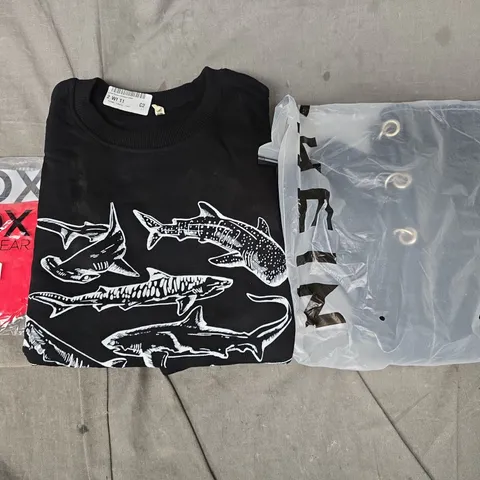 APPROXIMATELY 25 ASSORTED CLOTHING AND FASHION PRODUCTS IN VARIOUS STYLES AND SIZES - COLLECTION ONLY