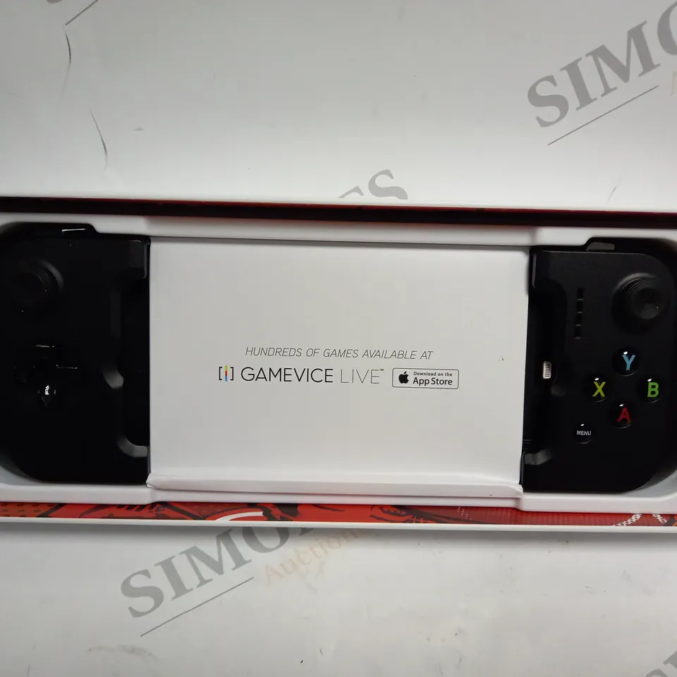 BOXED GAMEVICE CONTROLLER FOR IPHONE MODELS 