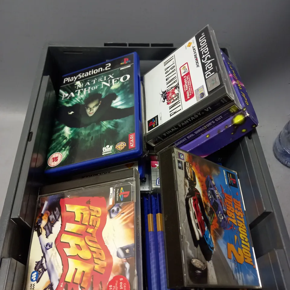 TOTE OF APPROX 20 ASSORTED CLASSIC GAMES TOO INCLUDE MIDNIGHT CLUB , RETURN THE FIRE AND THE MATRIX , ETC 