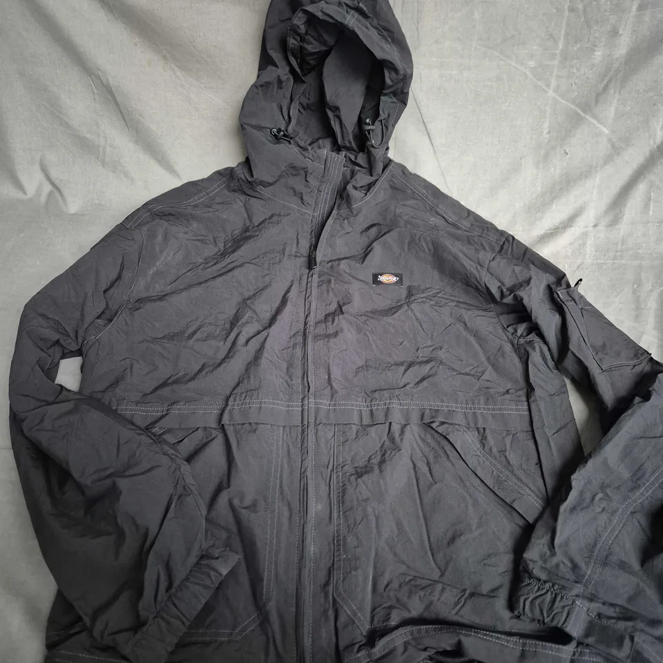 DICKIES BLACK HOODED WINDBREAKER JACKET – UK M (M/M)
