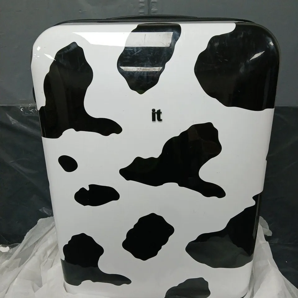 IT LUGGAGE MOO COW BLACK/WHITE SUITCASE
