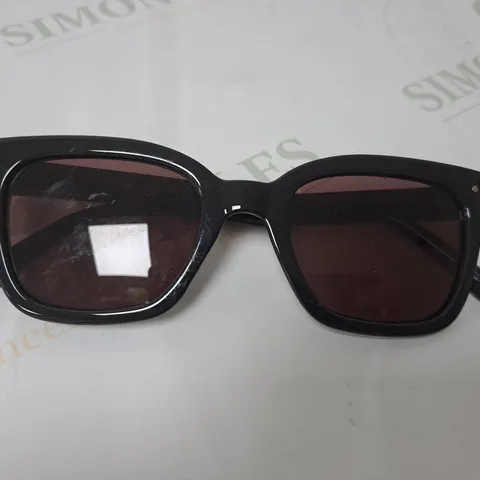 HUMMINGBIRD SUNGLASSE AND READING GLASSES 3.0