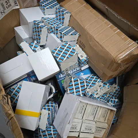 LARGE BOX OF APPROX 30 ASSORTED LIGHTING PRODUCTS TOO INCLUDE DOWNLIGHTS , CIRCUIT BREAKERS , ETC