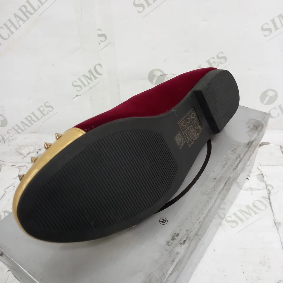 CASANDRA BORDERAUX FLAT SHOES WITH SPIKES - SIZE 6
