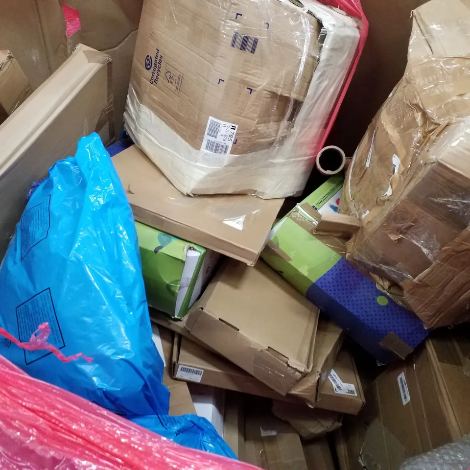PALLET OF ASSORTED PRODUCTS INCLUDING KNITTING MACHINE, GARMENT RACK, ROUND BALLOON ARCH STAND, MATTRESS TOPPER
