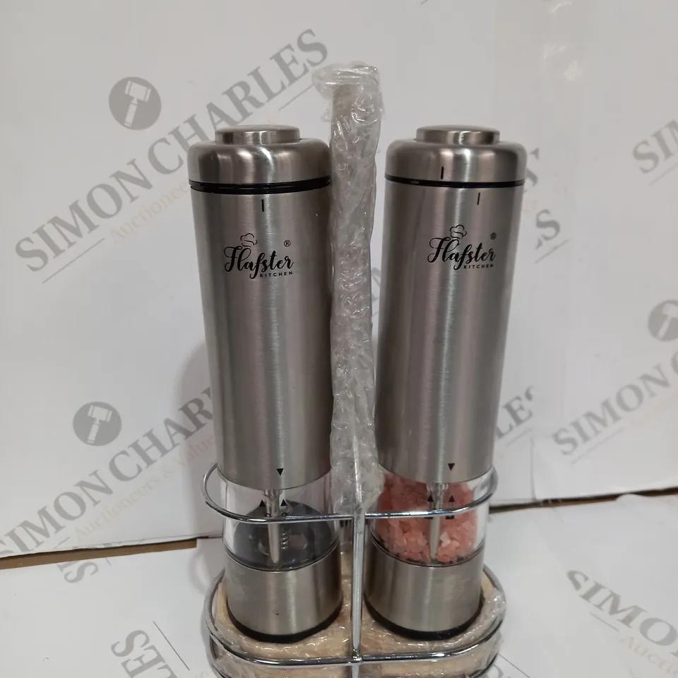 ELECTRIC SALT AND PEPPER GRINDER SET - BATTERY OPERATED