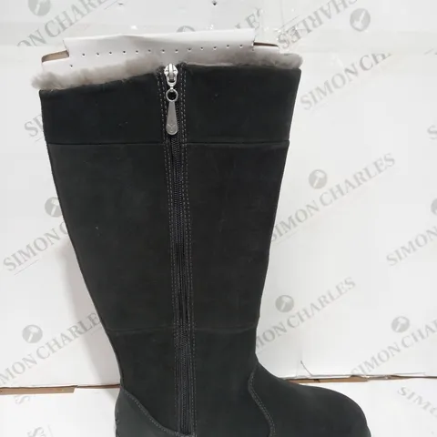 EMU ALL WEATHER WATERPROOF COLL SUEDE SHEEPSKIN MOONTA HIGH BOOT - SIZE 7