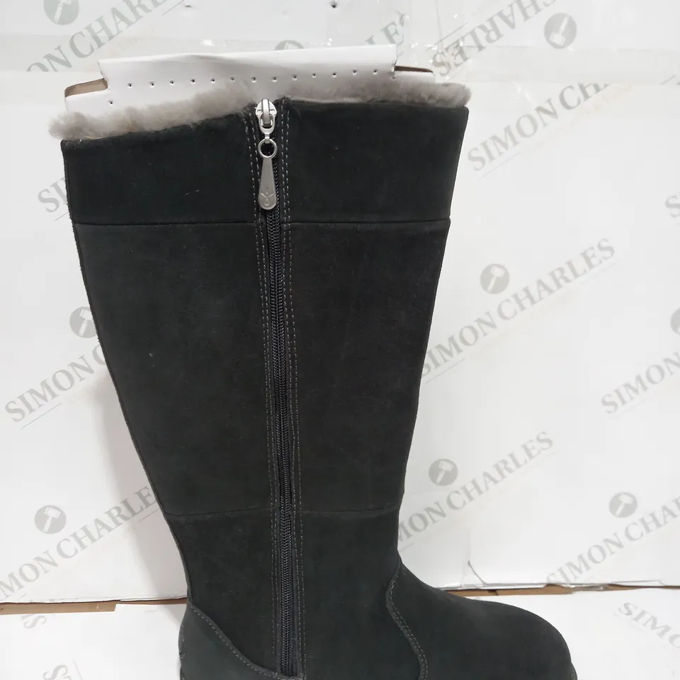 EMU ALL WEATHER WATERPROOF COLL SUEDE SHEEPSKIN MOONTA HIGH BOOT - SIZE 7