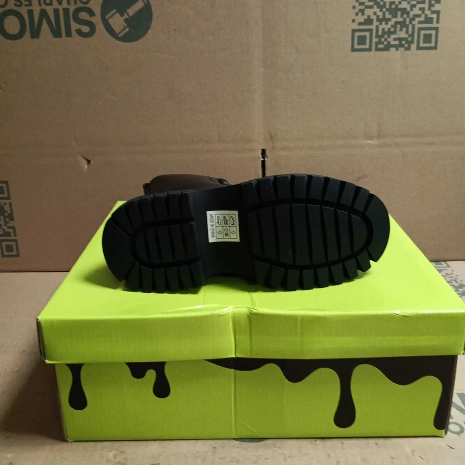 KOI KIDZ MAGIC DREAMERS LACE UP BOOTS BLACK SIZE 11