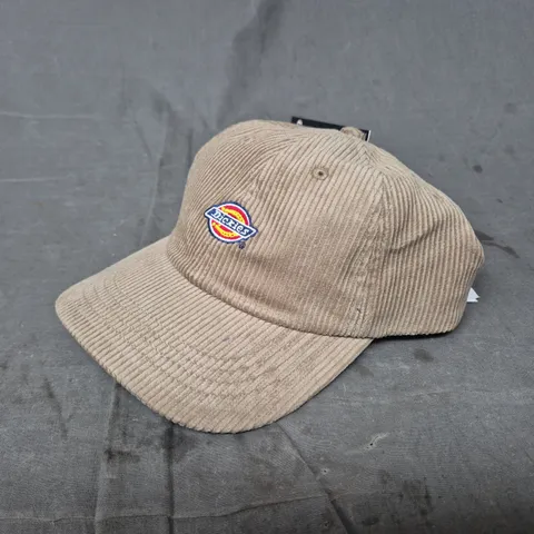 DICKIES HARDWICK CORD CAP – KHAKI (OS)